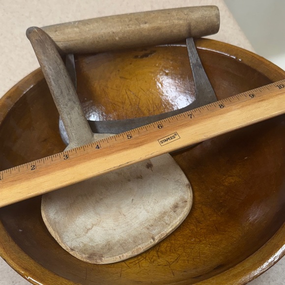 Vintage antique Wooden Bowl with spoon and food chopper Utensils - Picture 3 of 5